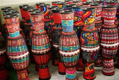 Qo'y terisi tamburi, PVX tambur, engil tambur va boshqa ko'plab Afrika barabanlari